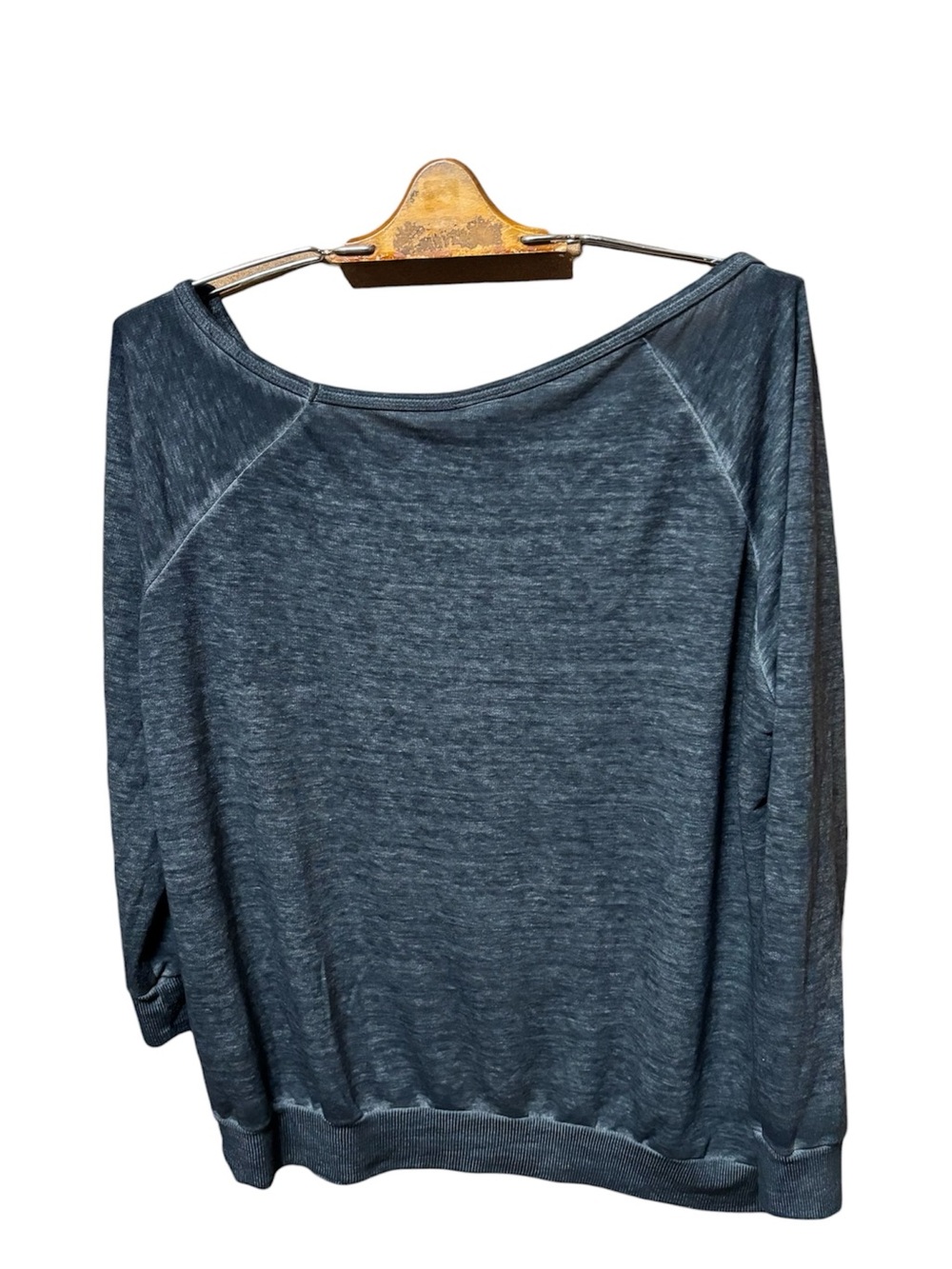 Torrid Off The Shoulder Women’s Graphic Long Sleeve Sweatshirt Size 2/ 2XL NWT - Picture 6 of 8